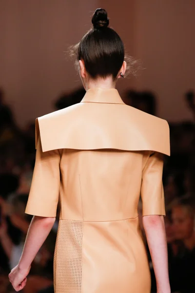 Look 92